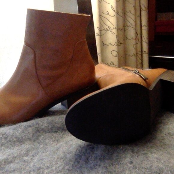 Paul Green, British Tan Leather Bootie, Size 10 - Picture 3 of 3